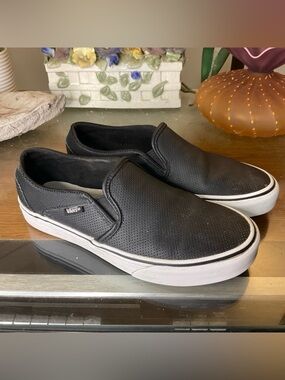 VANS WOMENS ASHER PERF LEATHER SLIP ON SNEAKERS 7